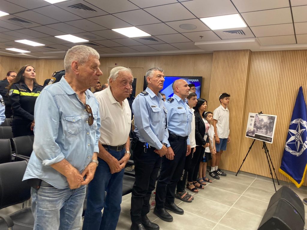 טקס הדלקת נר לזכר הנספים בשואה במשטרת אילת